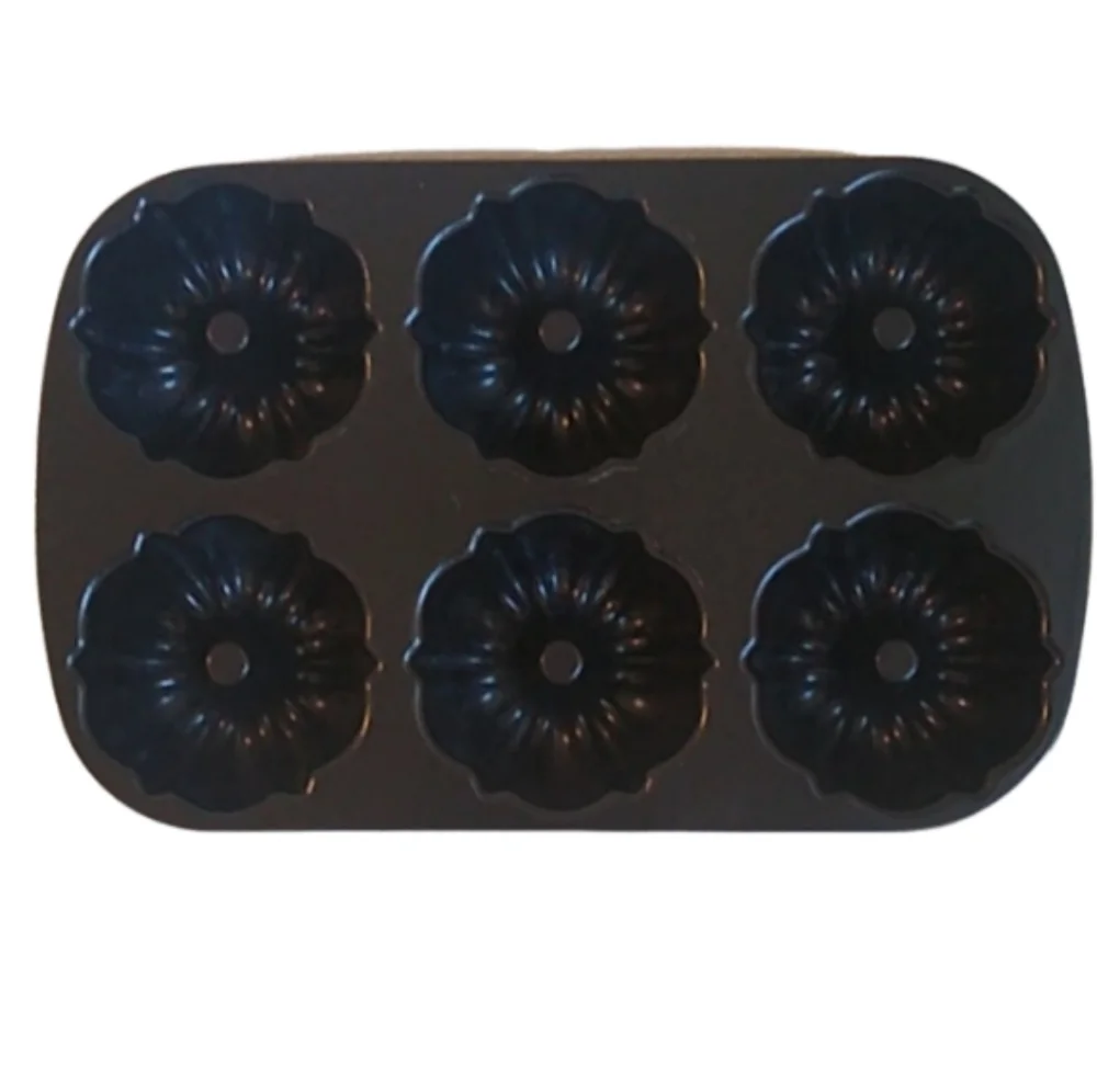 Nordic Ware Bundt 6 well Muffin Pan